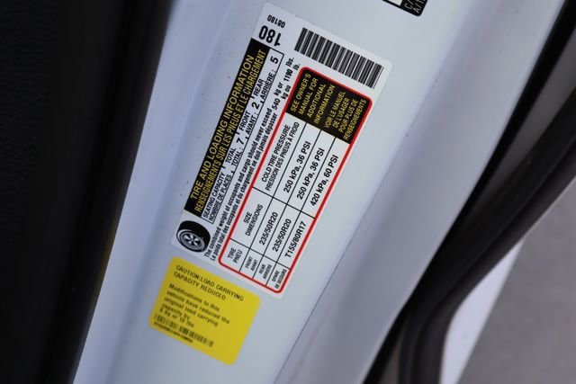 Used 2023 Toyota Sienna XSE w/ XSE Plus Package FWD image 31