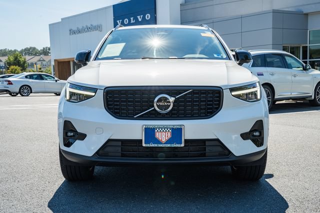 Used 2024 Volvo XC40 B5 Plus w/ Climate Package AWD/4WD image 2