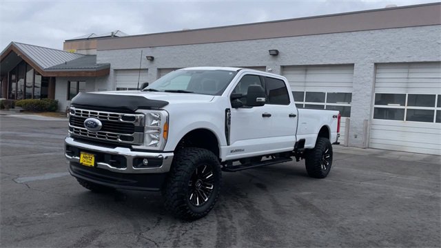 Used 2023 Ford F350 XLT image 5