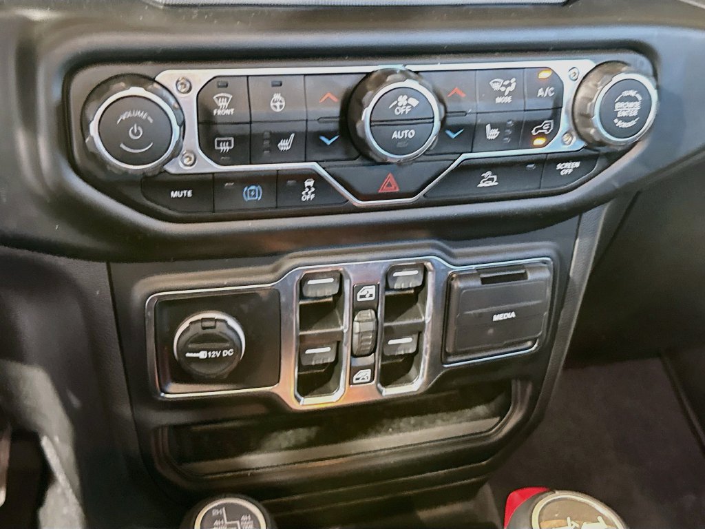Certified 2023 Jeep Wrangler Unlimited Sahara w/ Cold Weather Group AWD/4WD image 17