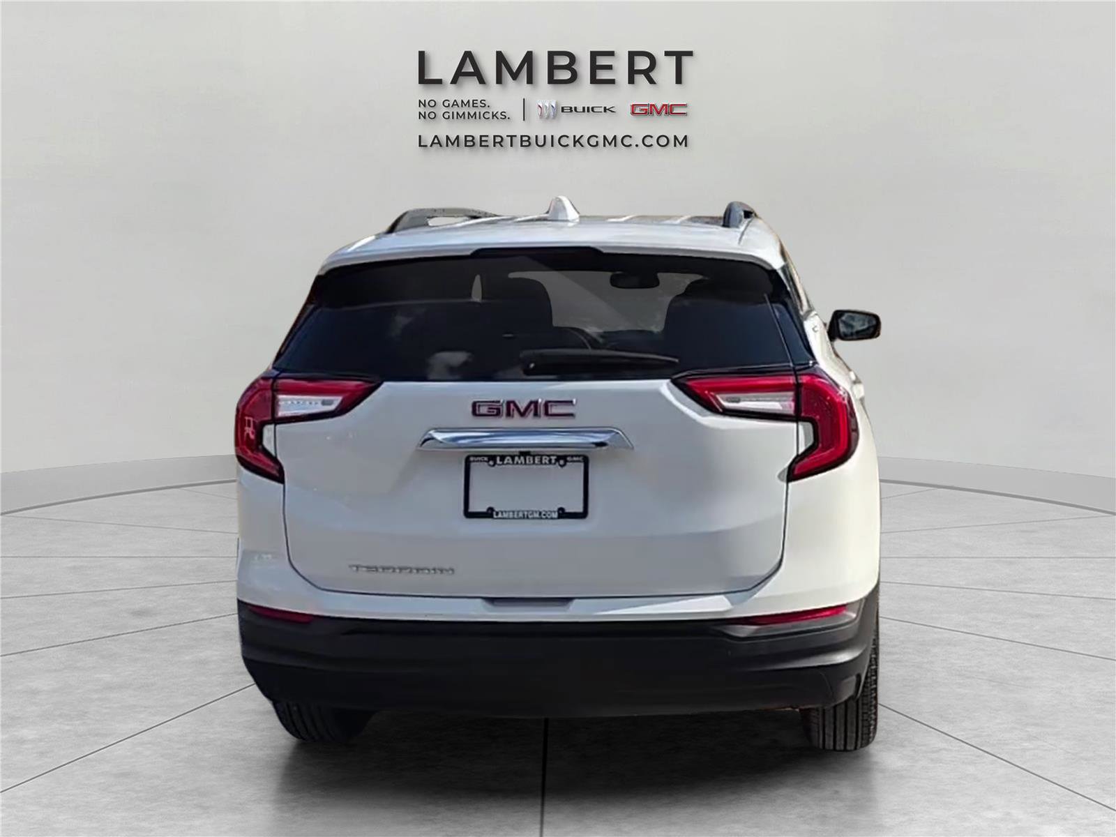 Used 2022 GMC Terrain SLE w/ Driver Convenience Package image 4