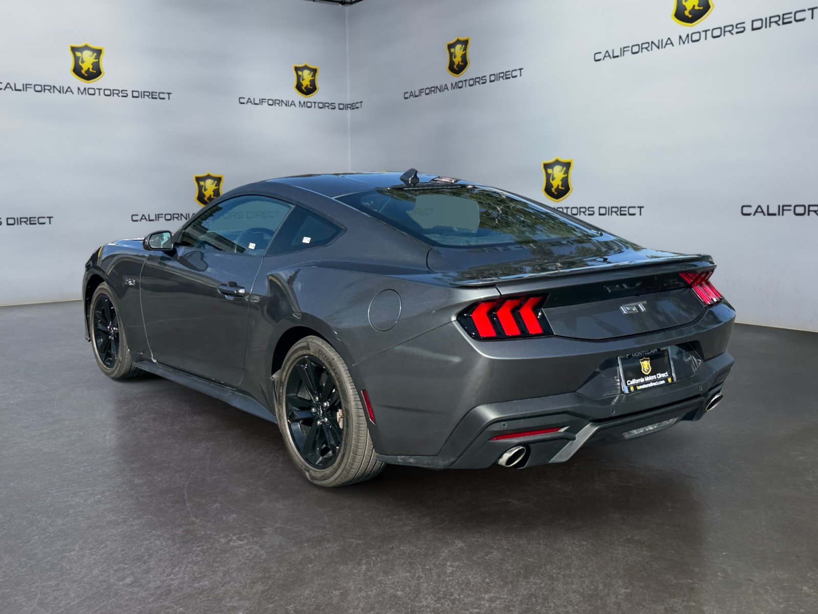 Used 2024 Ford Mustang GT RWD image 3