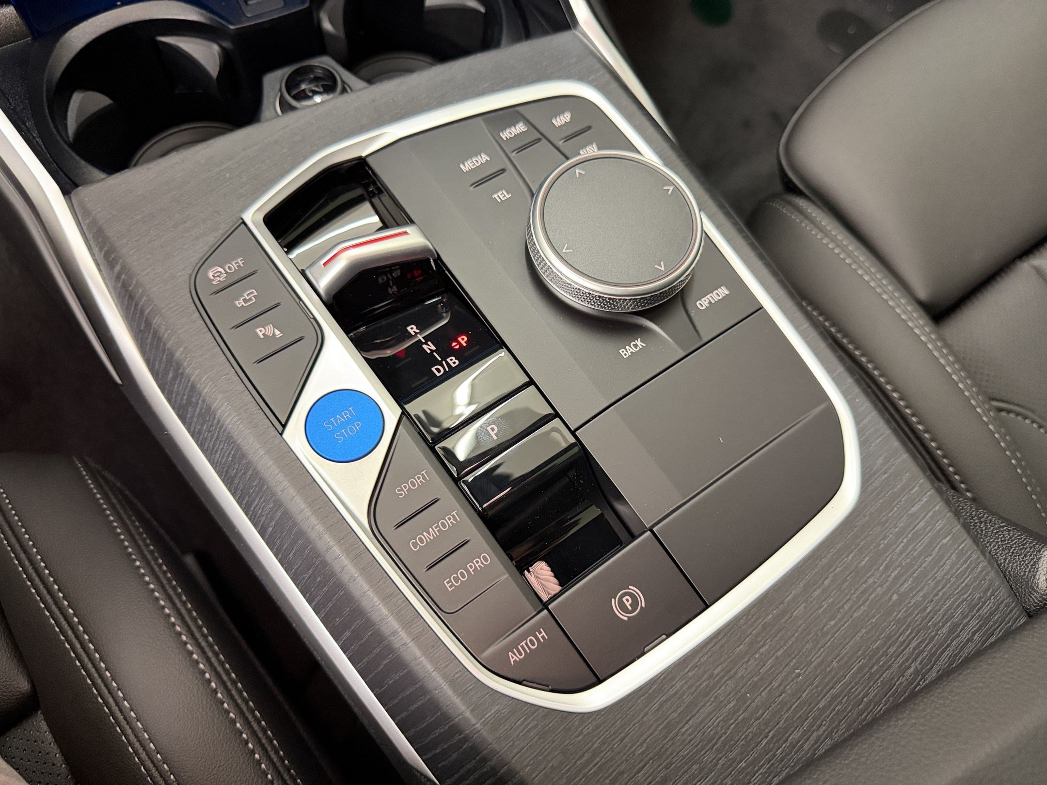 New 2026 BMW i4 eDrive40 w/ Parking Assistance Package RWD image 18