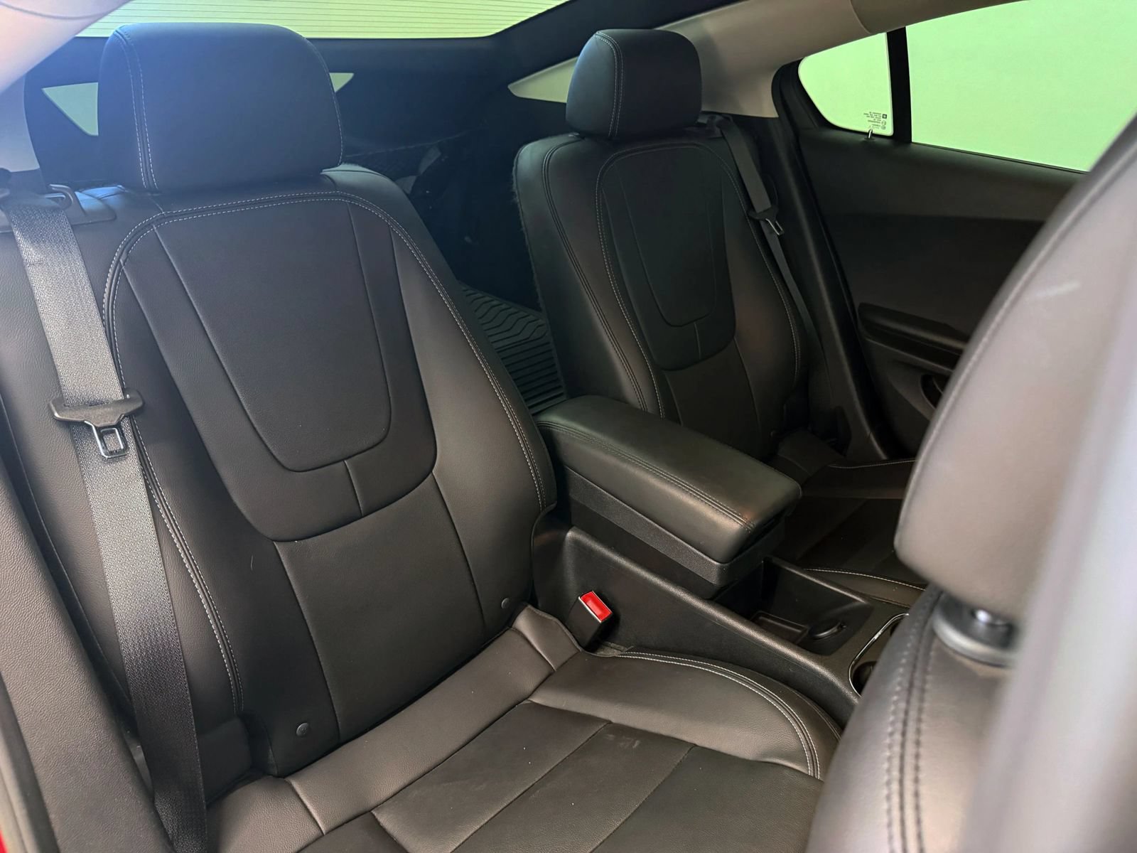 Used 2015 Chevrolet Volt Premium w/ Premium Trim Package FWD image 19