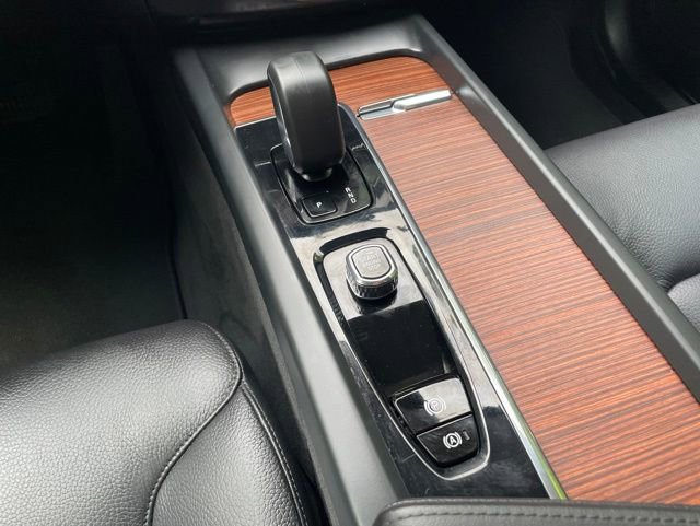 Certified 2023 Volvo XC60 B5 Plus AWD/4WD image 23