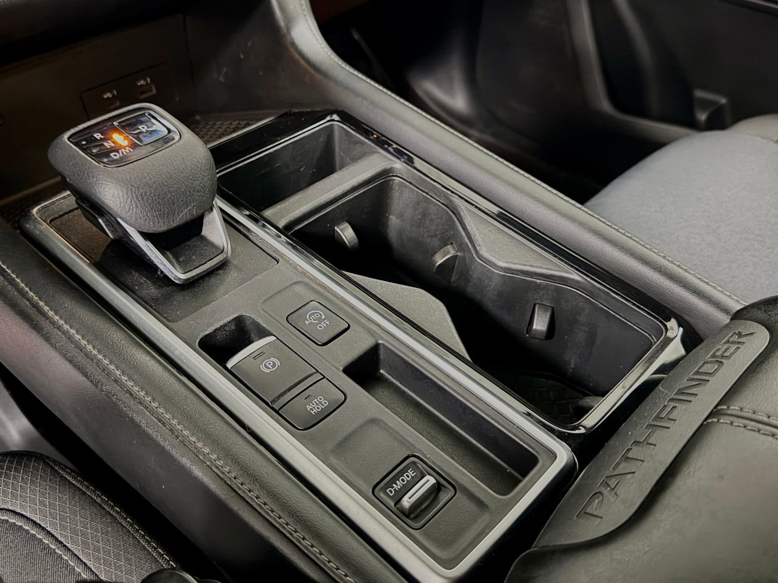 Used 2022 Nissan Pathfinder S FWD image 27