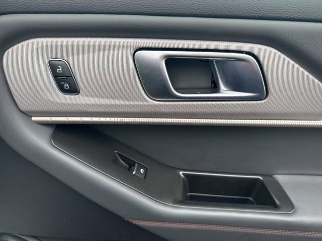 Used 2025 Ford Explorer Active image 16