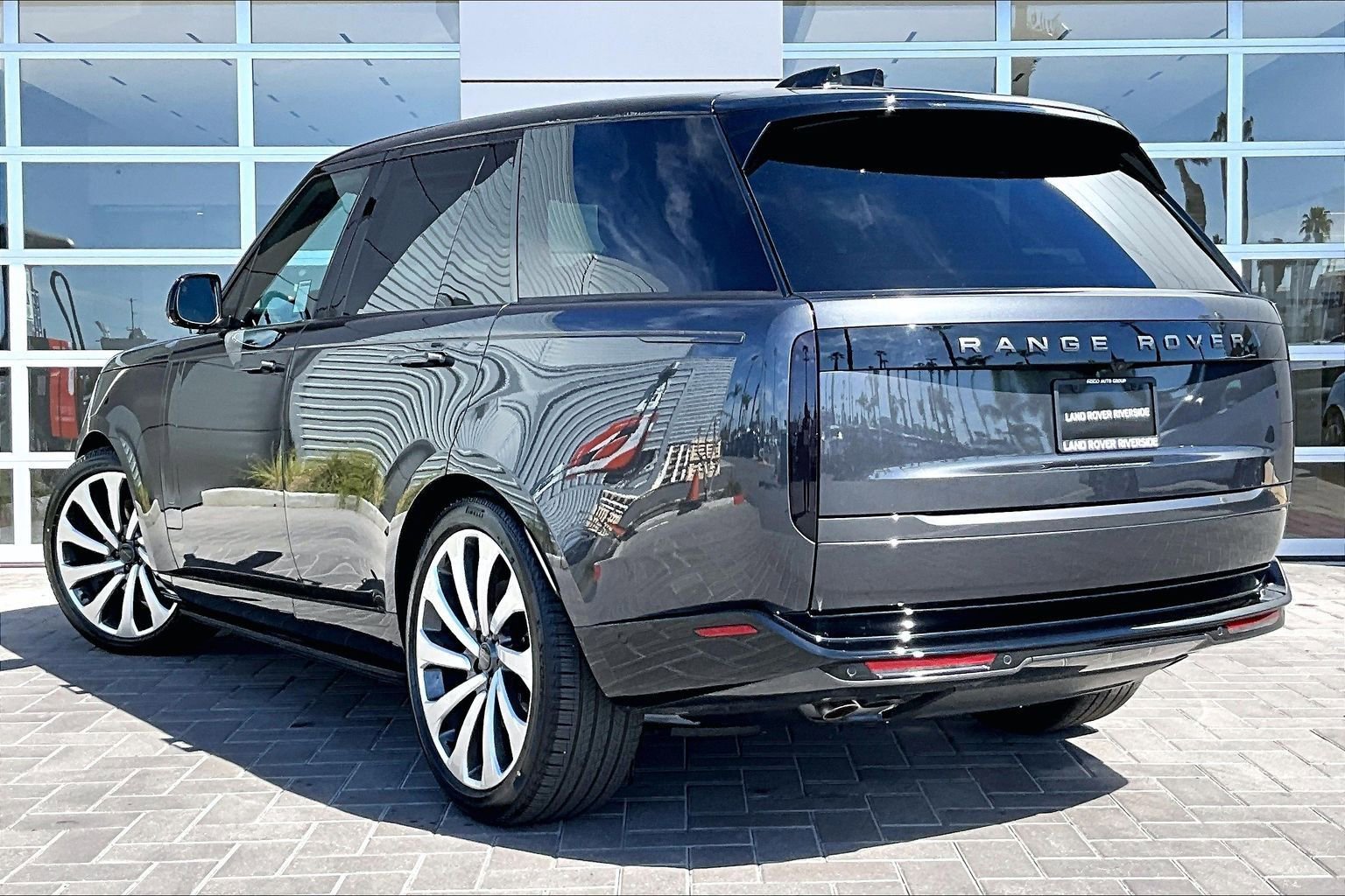 New 2026 Land Rover Range Rover Autobiography AWD/4WD image 3