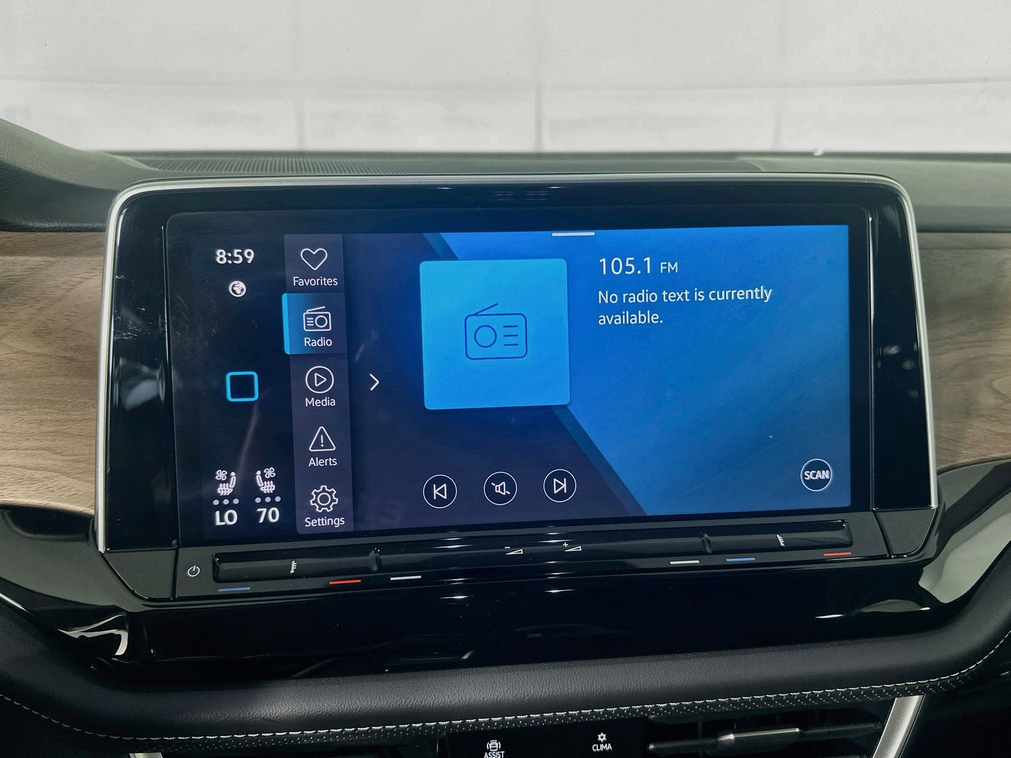Used 2024 Volkswagen Atlas SE FWD image 21