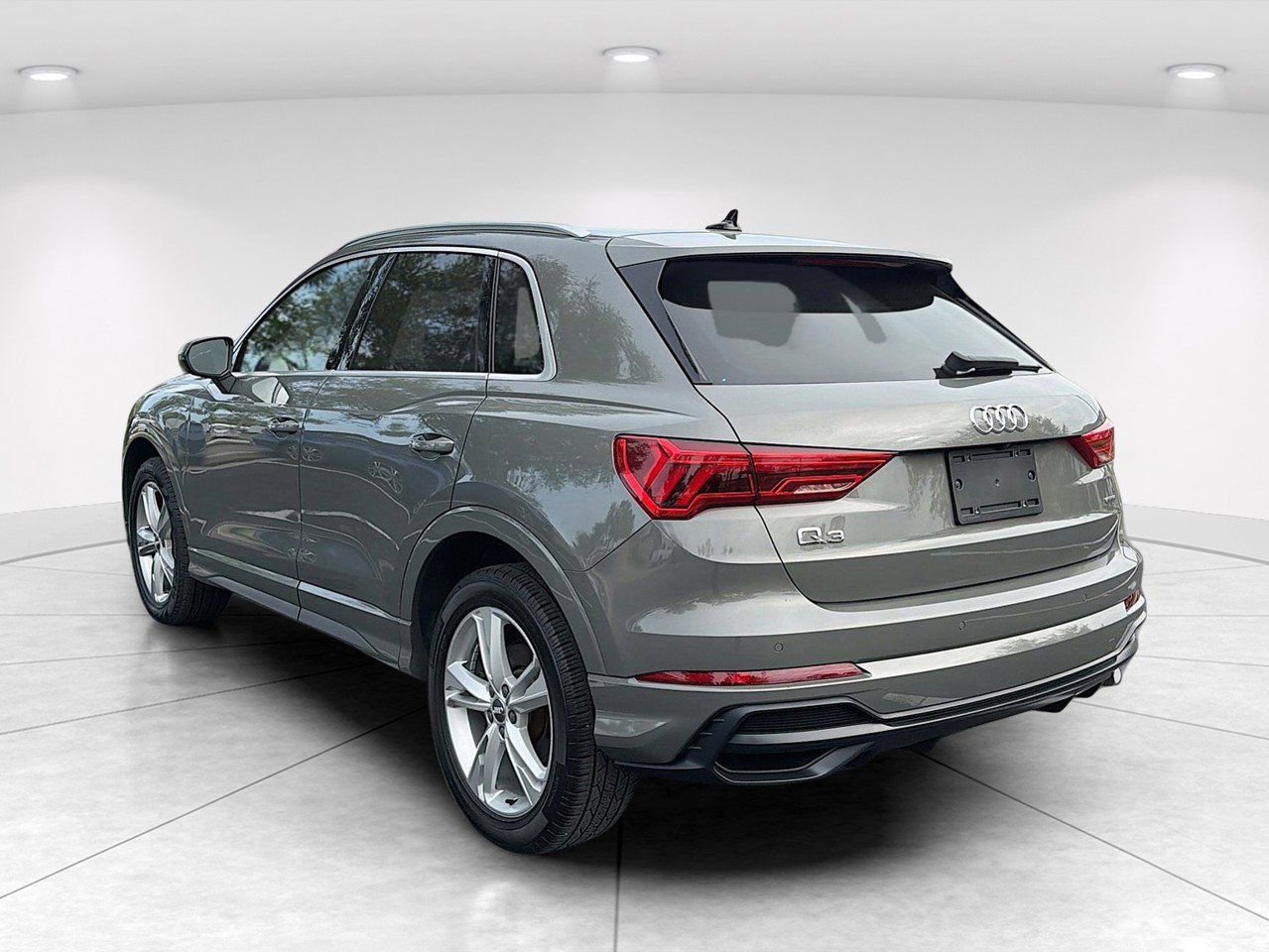 Used 2020 Audi Q3 2.0T Premium w/ Convenience Package image 6