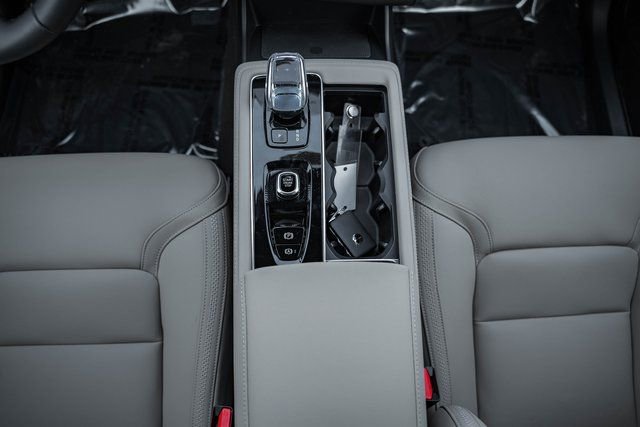 New 2026 Volvo XC90 B6 Plus w/ Protection Package Premier image 26