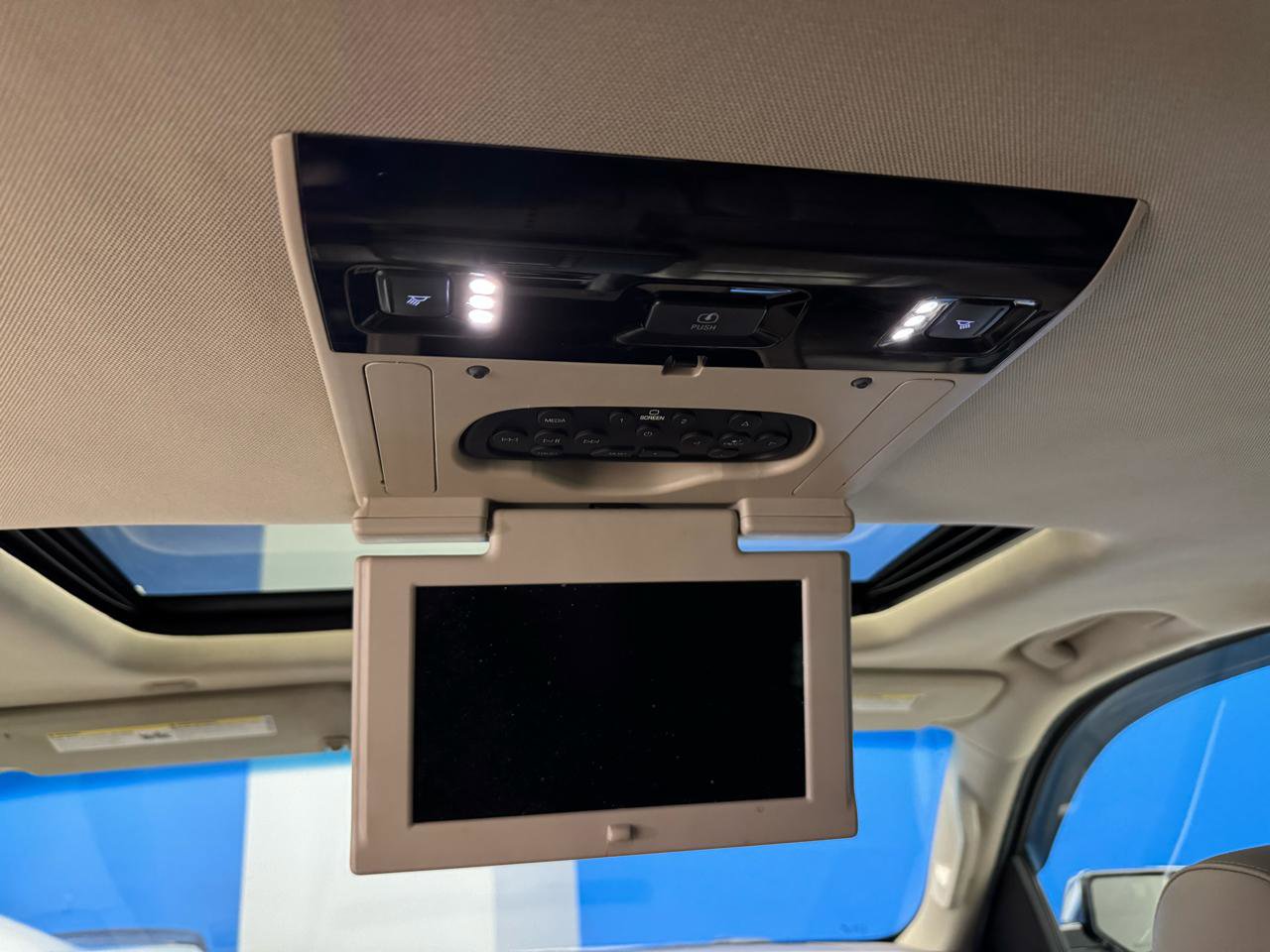 Used 2016 Chevrolet Suburban LTZ image 18