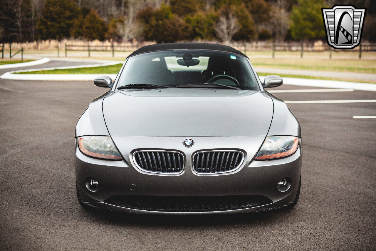 Used 2004 BMW Z4 2.5i image 9
