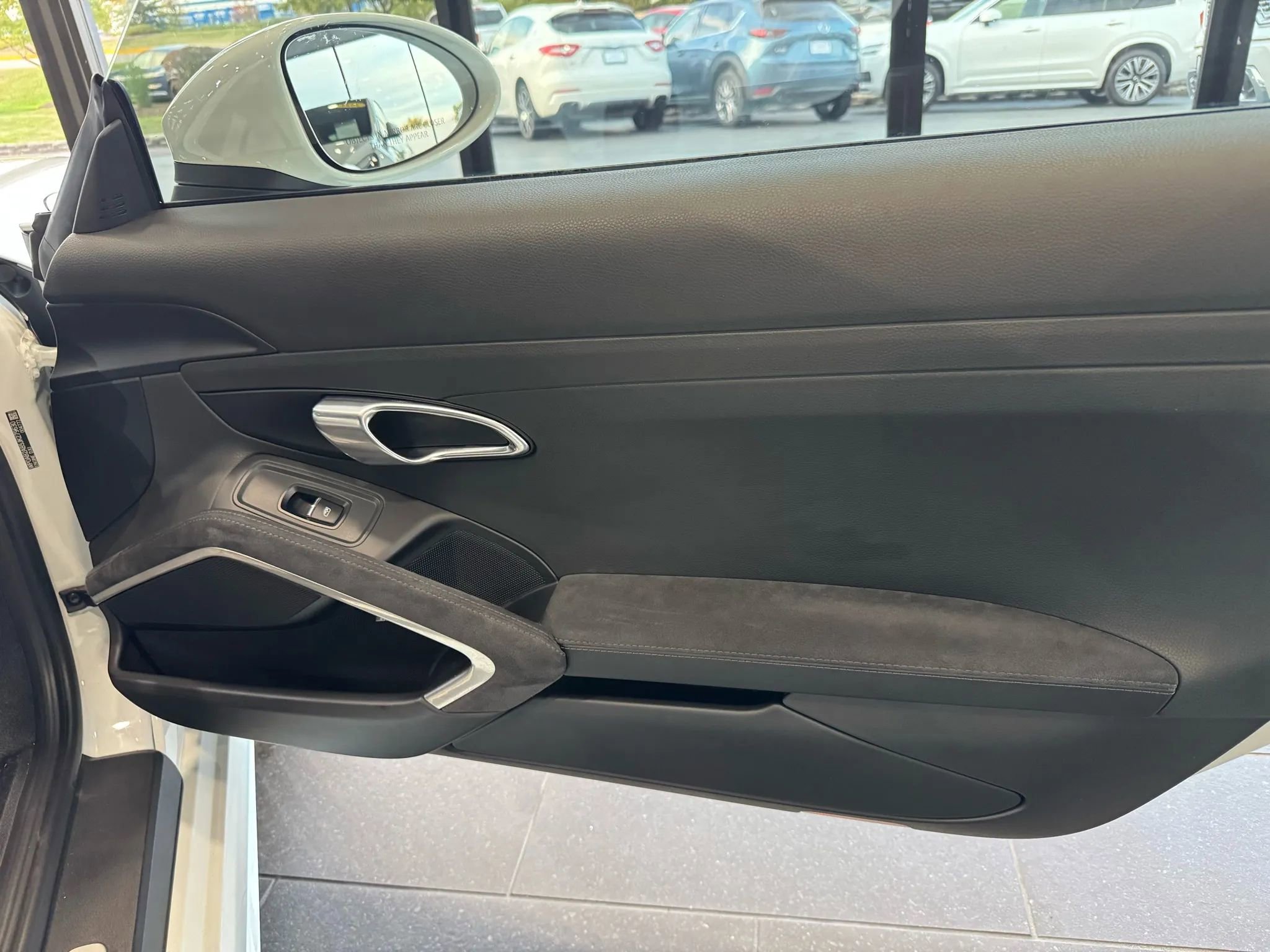 Used 2018 Porsche 718 Cayman GTS image 27