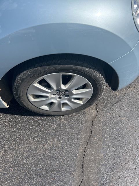 Used 2010 Volkswagen Beetle Coupe image 16