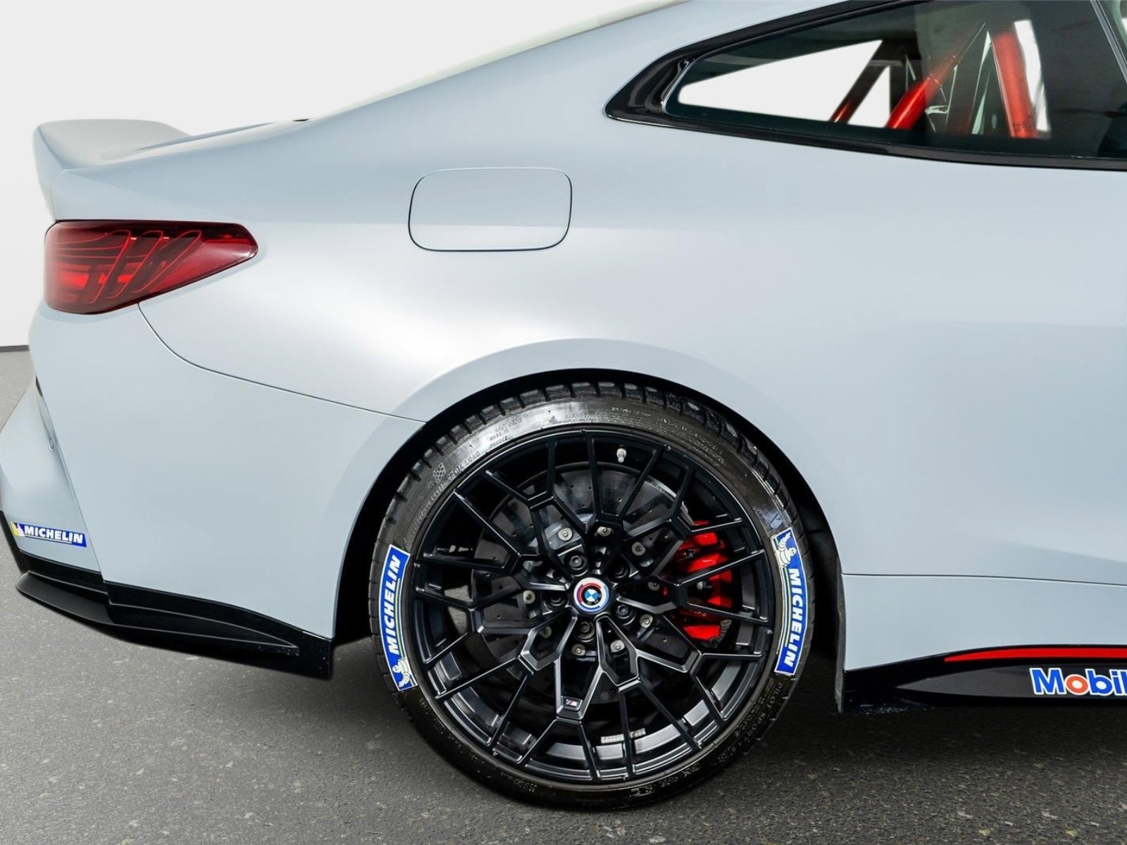 Used 2023 BMW M4 CSL image 8