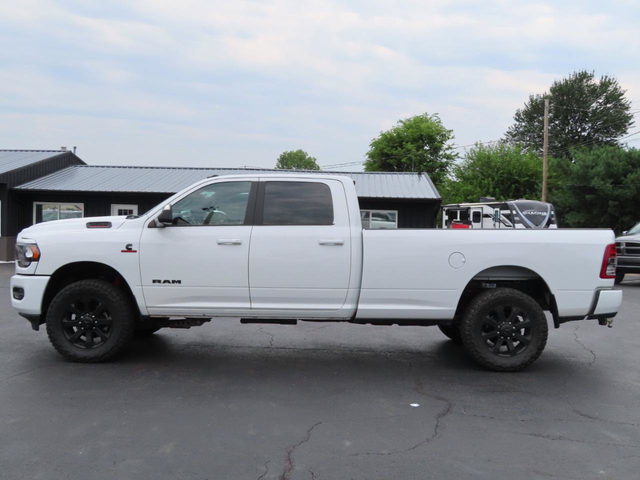 Used 2022 RAM 3500 Lone Star w/ Night Edition AWD/4WD image 3