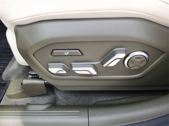 New 2025 Hyundai Santa Fe Calligraphy FWD image 18