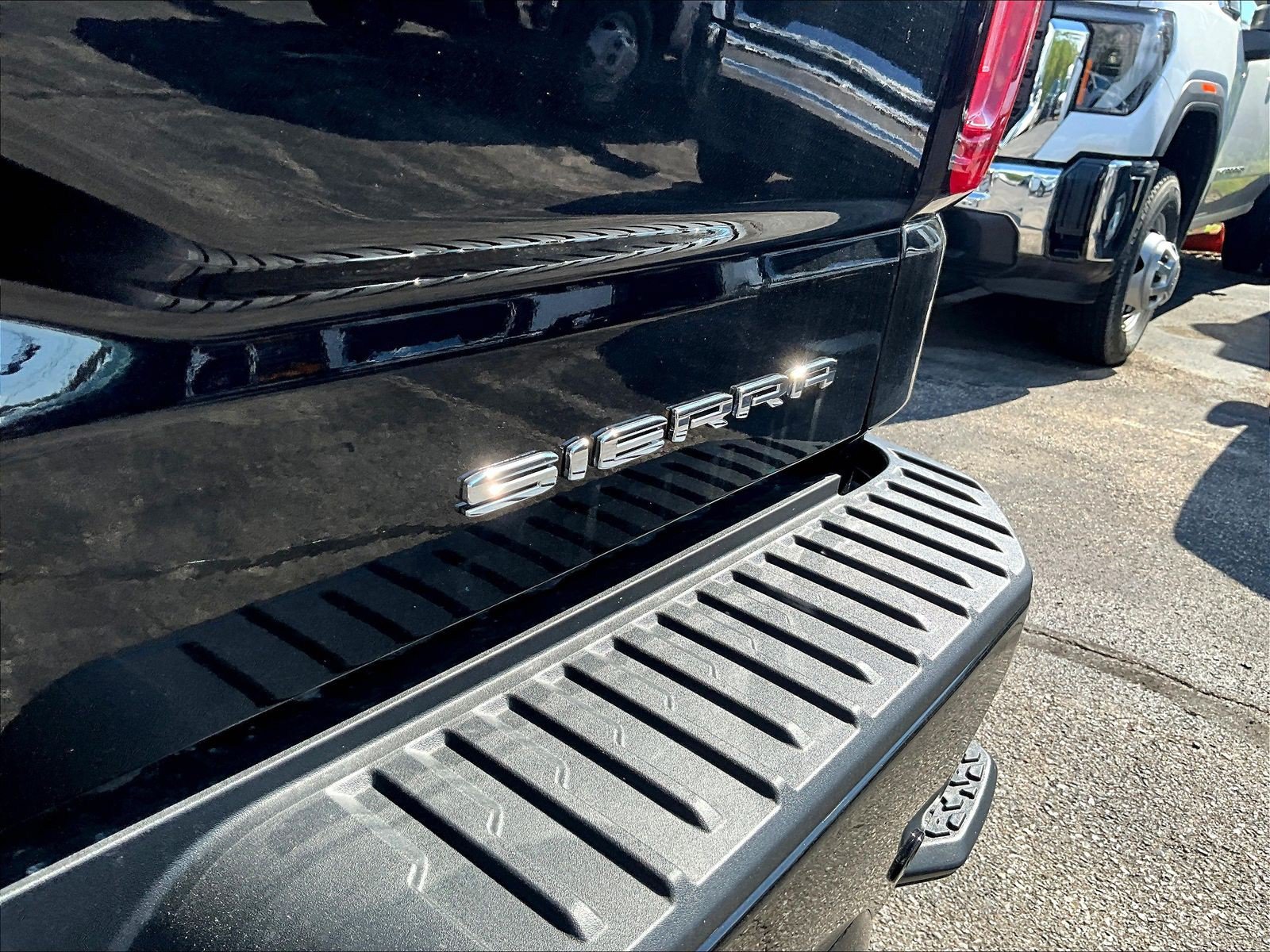 New 2026 GMC Sierra 1500 Denali Ultimate w/ LPO, Black Badging Package AWD/4WD image 14