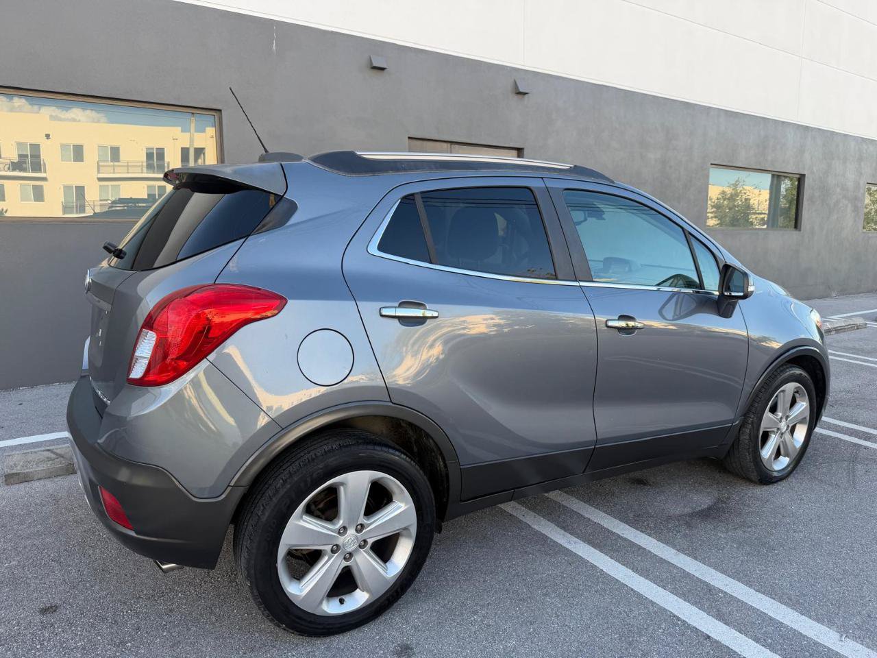 Used 2015 Buick Encore Convenience FWD image 6