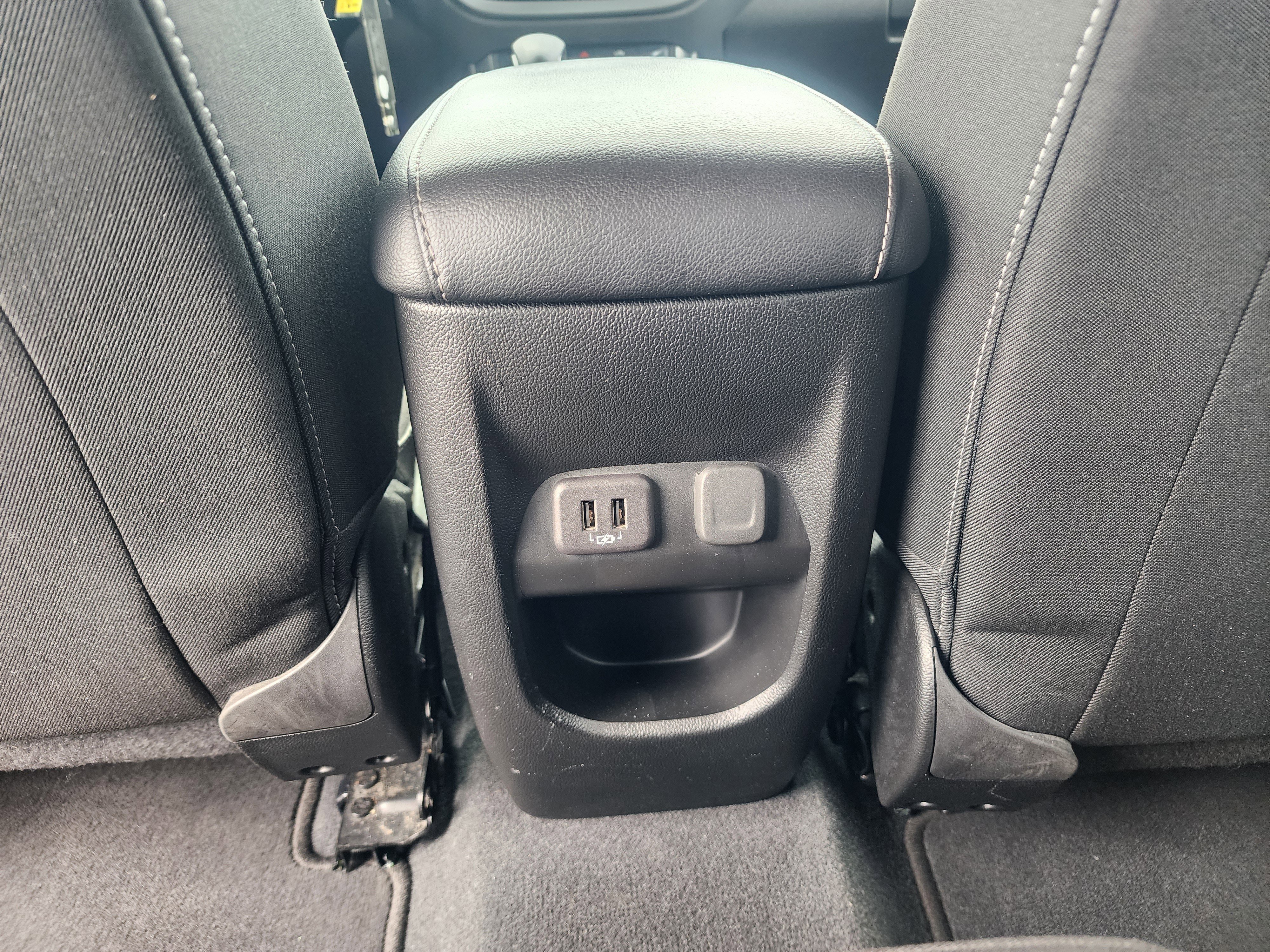 Used 2022 Chevrolet Colorado LT w/ LT Convenience Package image 18