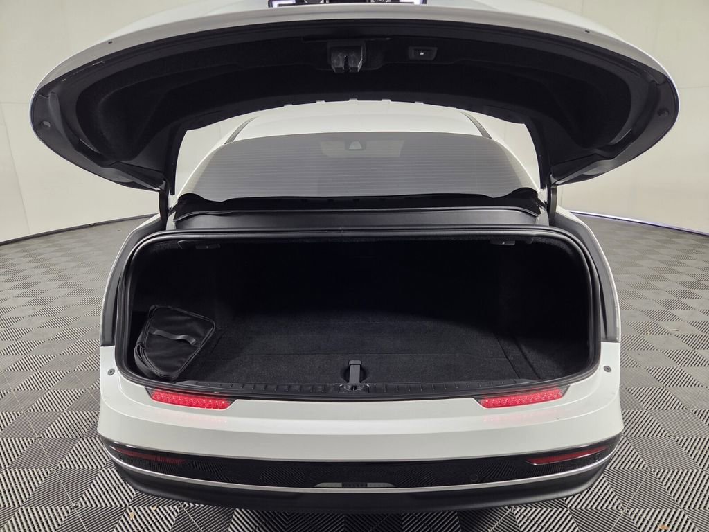 Used 2024 Lucid Air Pure RWD image 30
