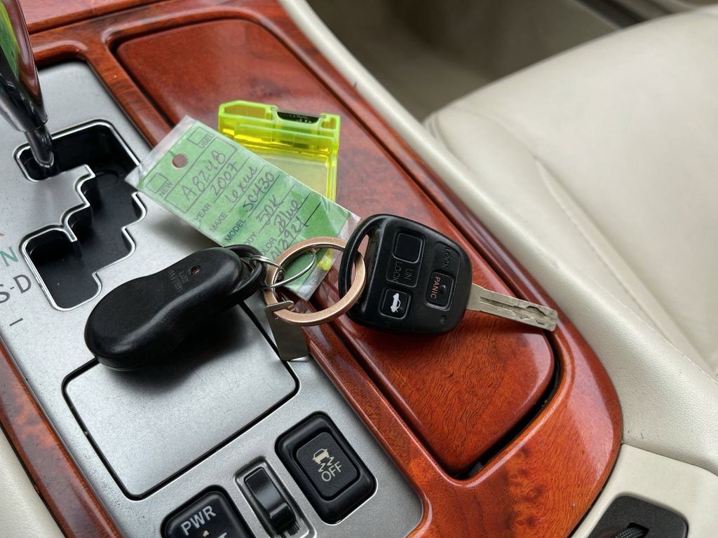 Used 2007 Lexus SC 430 Convertible RWD image 32