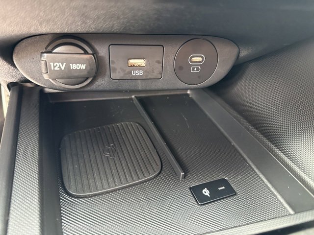 Certified 2025 Hyundai Elantra Sport image 38