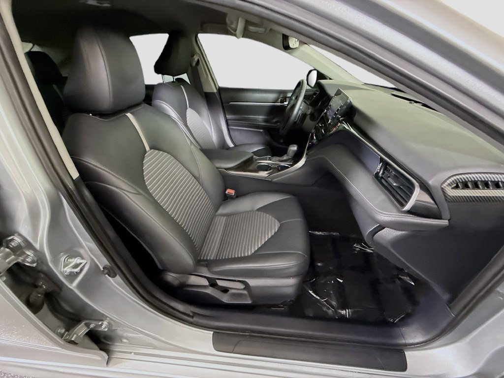 Used 2022 Toyota Camry SE w/ Convenience Package FWD image 28