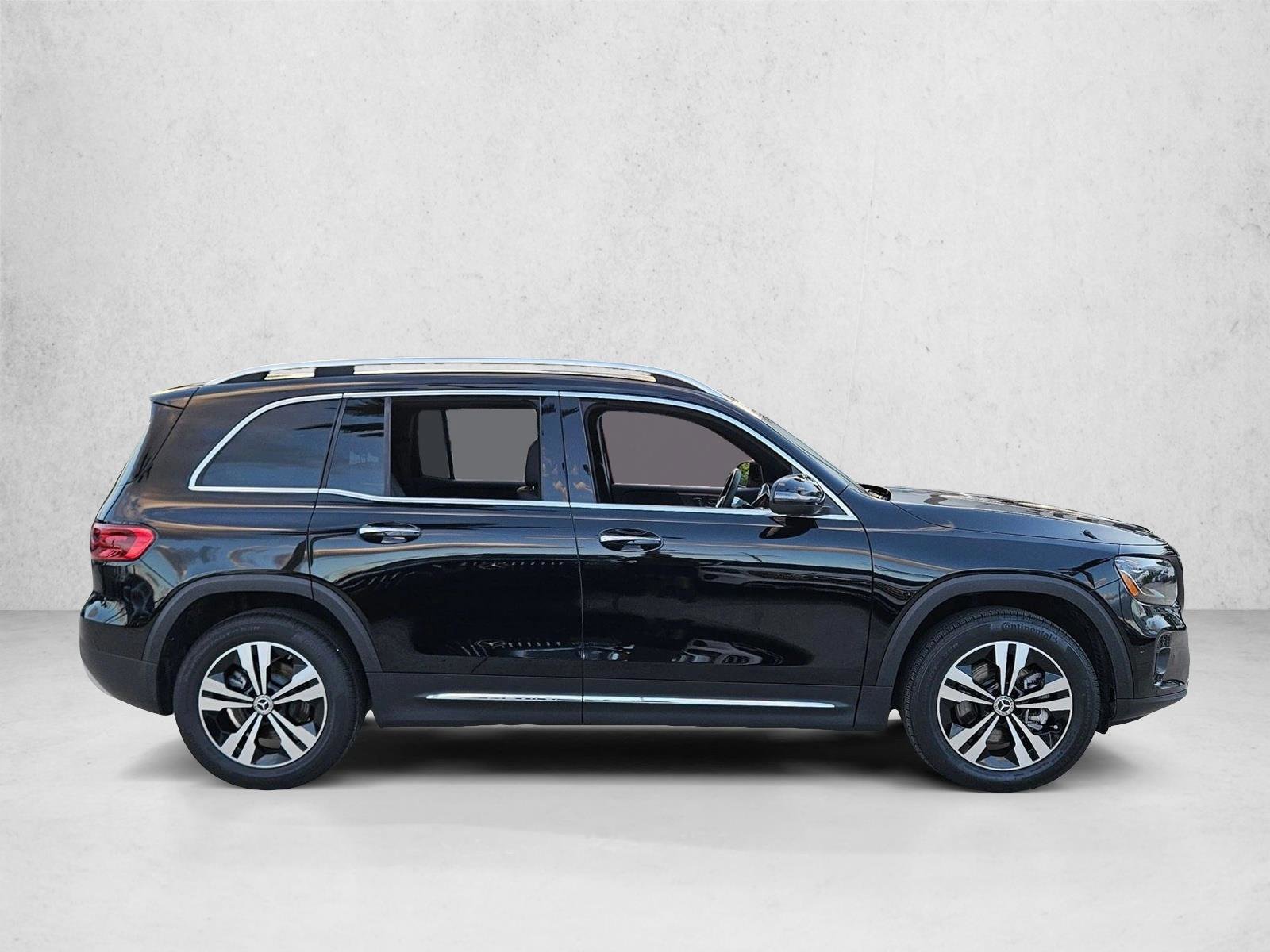 Used 2025 Mercedes-Benz GLB 250 image 4