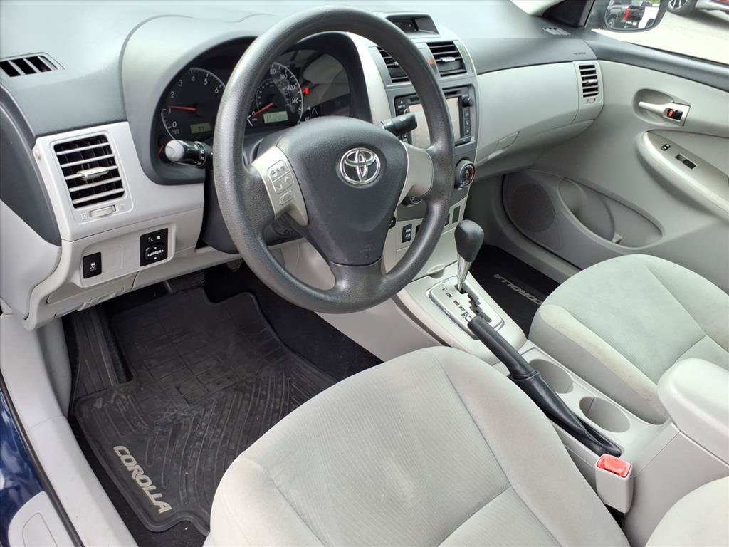 Used 2013 Toyota Corolla LE w/ Premium Pkg FWD image 6