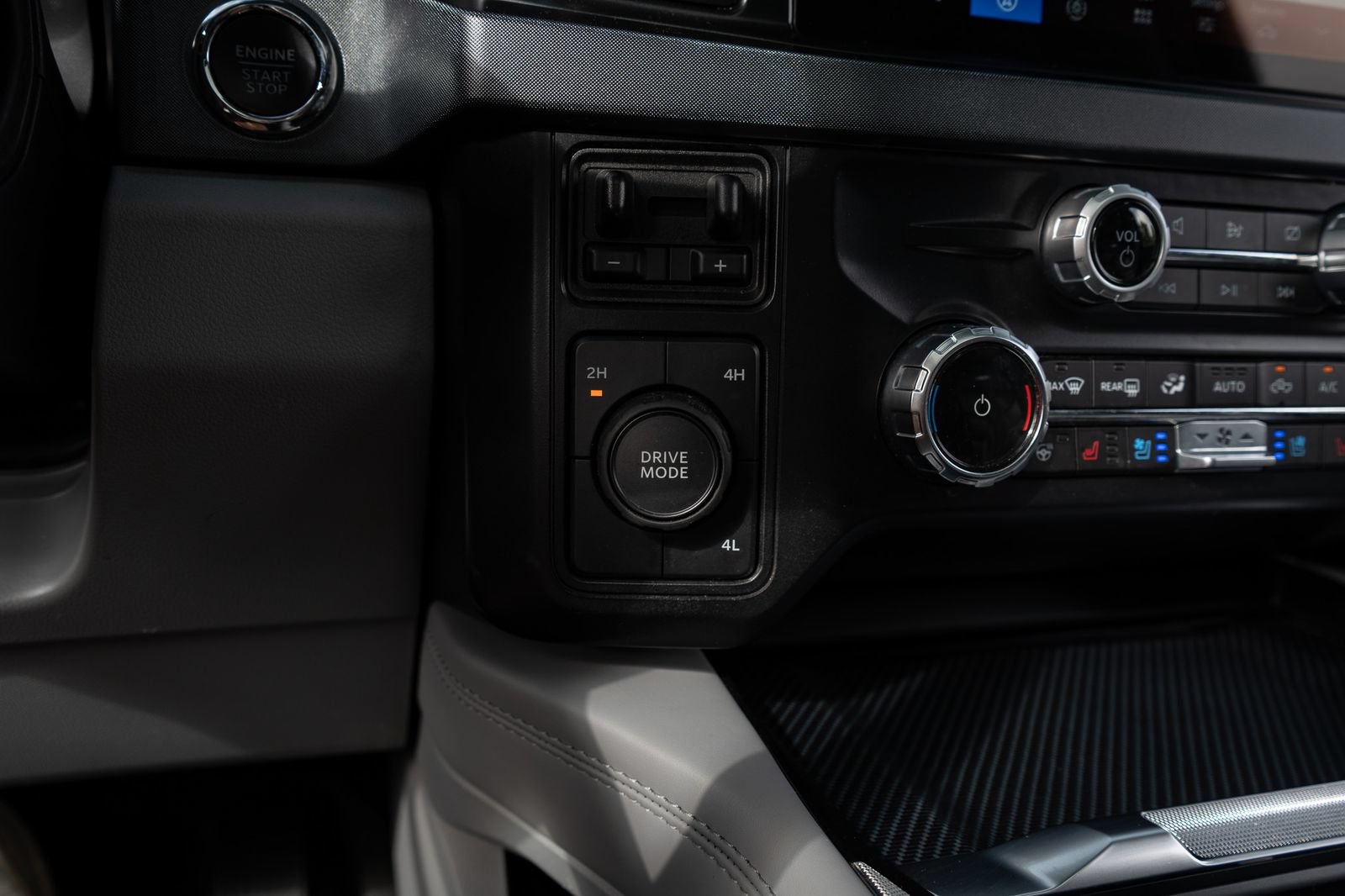 Used 2024 Ford F450 Limited AWD/4WD image 53