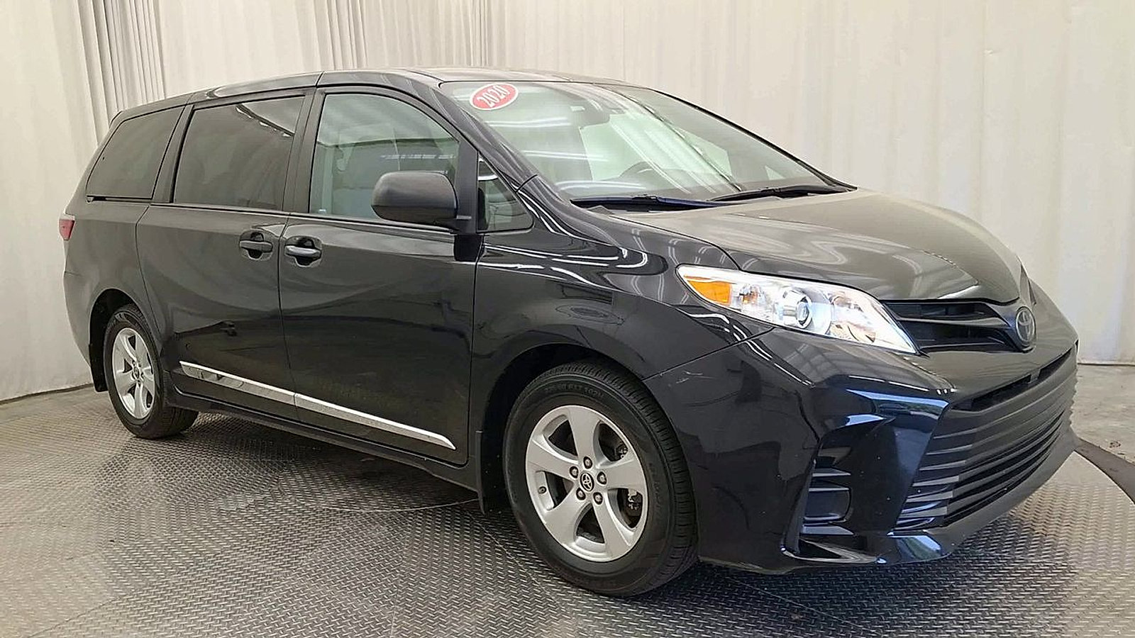 Used 2020 Toyota Sienna L FWD image 5