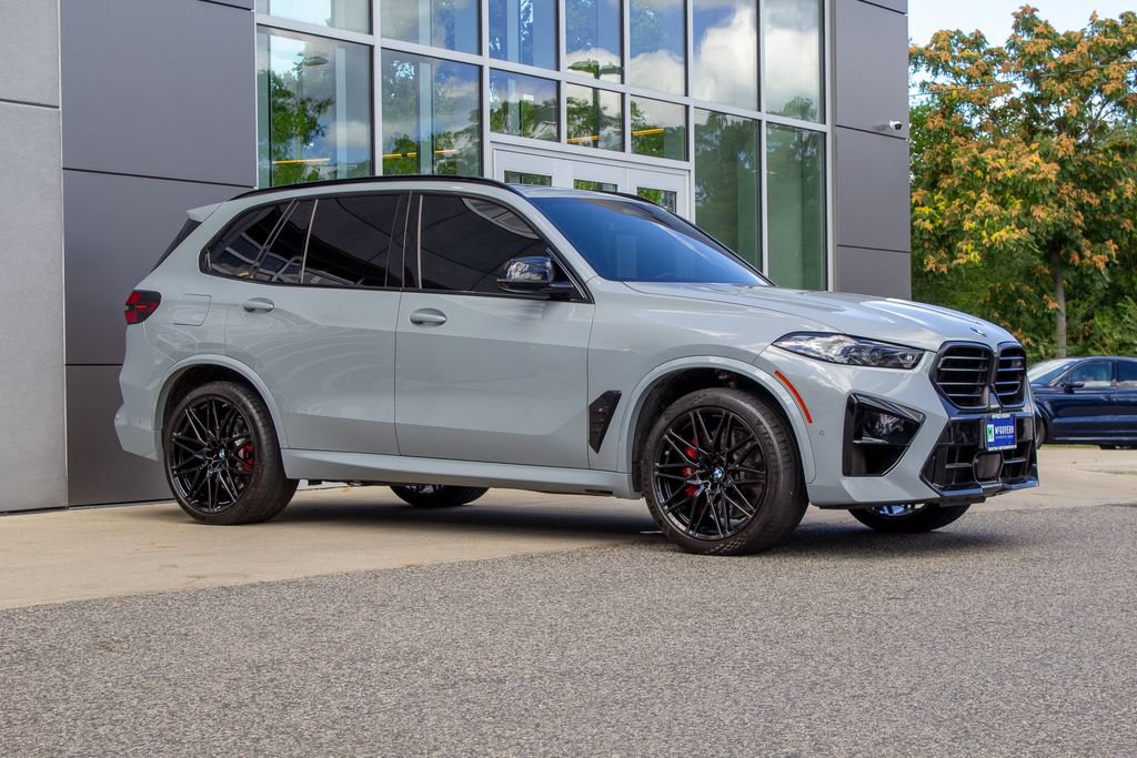Used 2025 BMW X5 M Competition AWD/4WD image 3