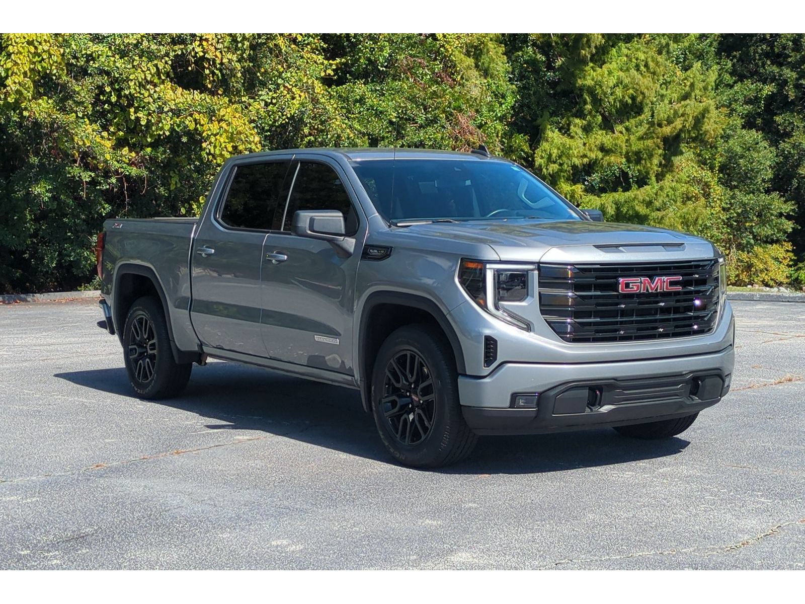 Used 2023 GMC Sierra 1500 Elevation w/ X31 Off-Road Package AWD/4WD image 3