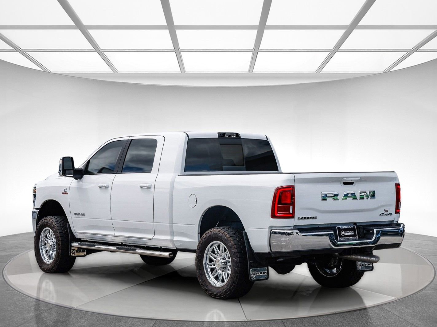 Used 2025 RAM 2500 Laramie w/ Towing Technology Group AWD/4WD image 2