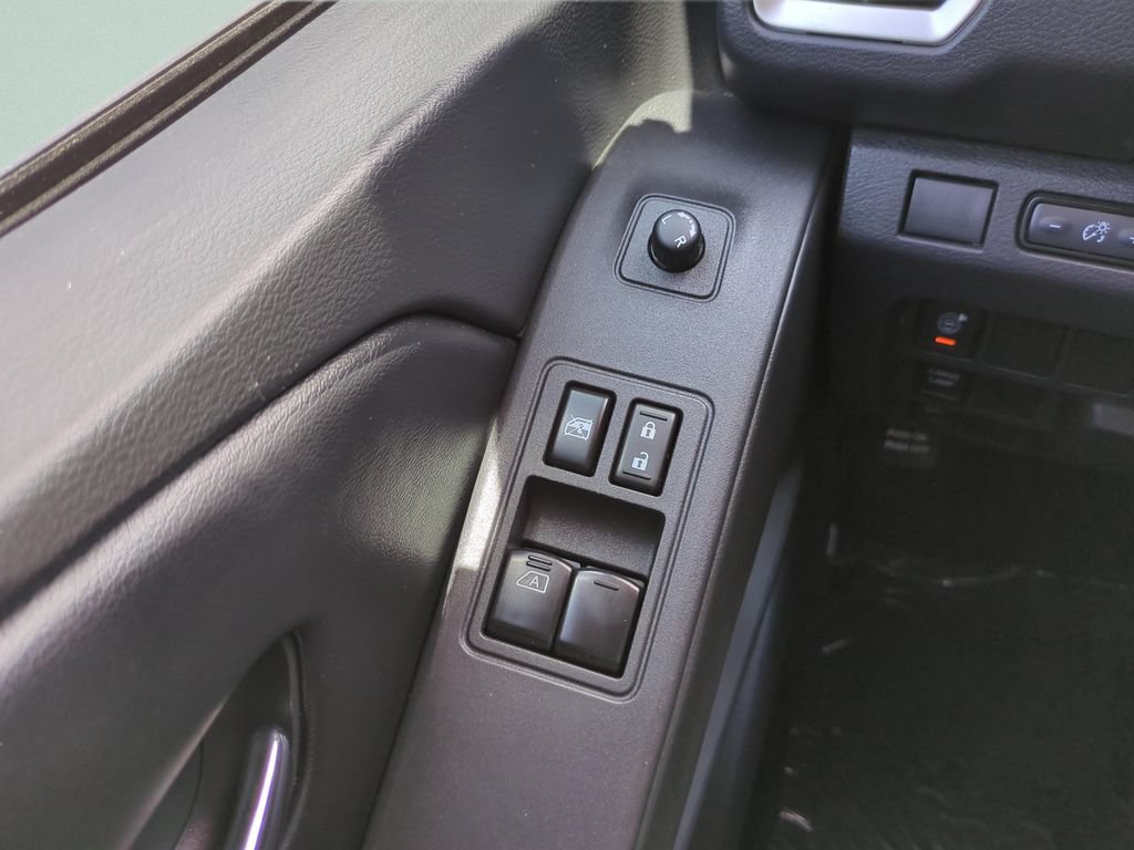 Certified 2025 Nissan Frontier SV RWD image 18