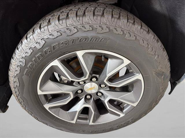 Used 2023 Chevrolet Silverado 1500 LT AWD/4WD image 12