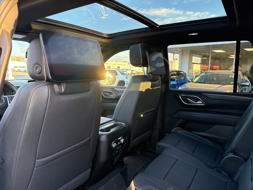 Used 2023 GMC Yukon SLT image 16