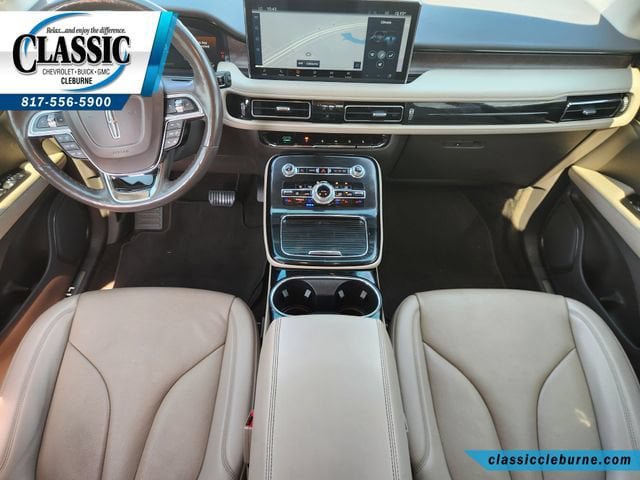 Used 2023 Lincoln Nautilus Reserve FWD image 2