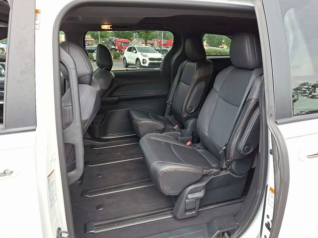Used 2023 Toyota Sienna XSE image 13