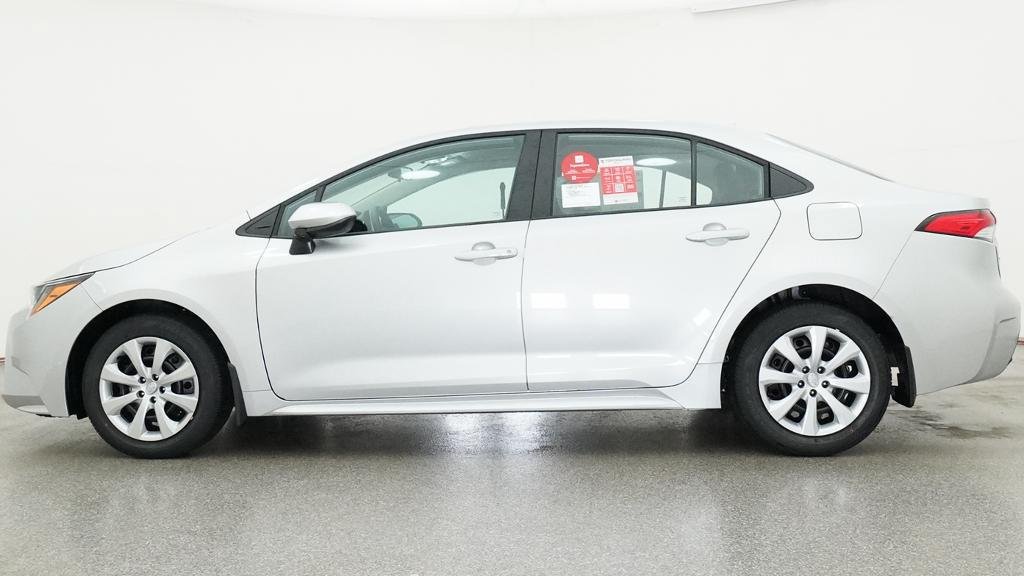 New 2027 Toyota Corolla LE FWD image 2