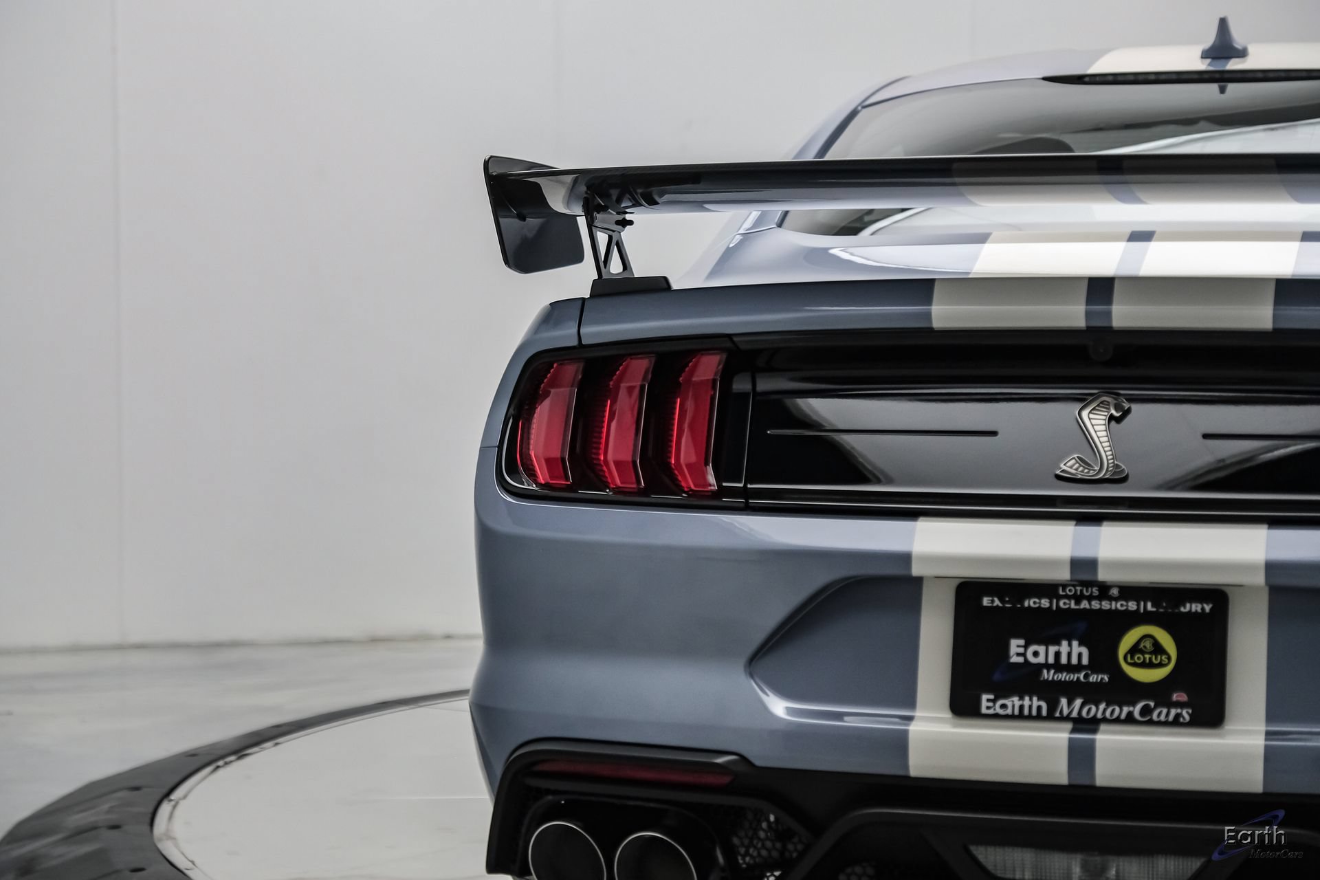 Used 2022 Ford Mustang Shelby GT500 w/ Carbon Fiber Track Pack RWD image 17