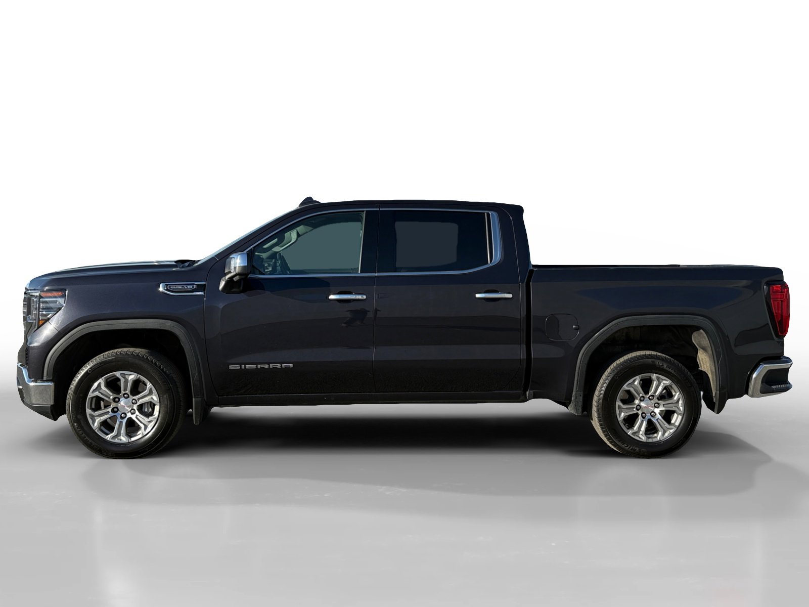 Used 2025 GMC Sierra 1500 SLT image 2
