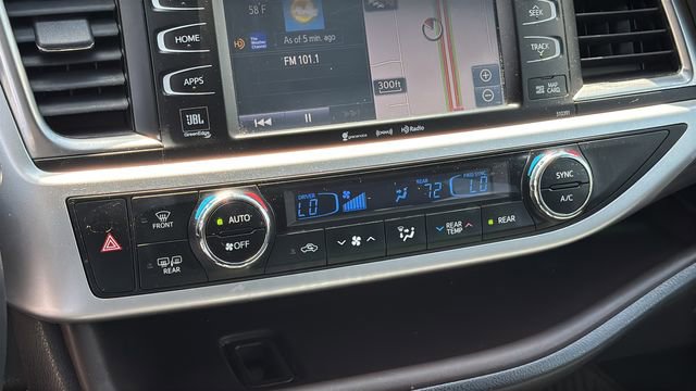 Used 2019 Toyota Highlander Limited Platinum AWD/4WD image 28