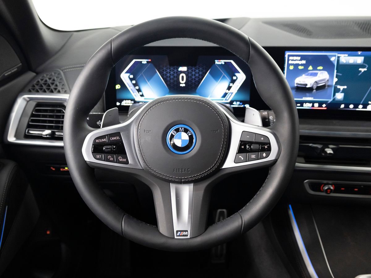 Used 2025 BMW X5 xDrive50e w/ M Sport Package image 18