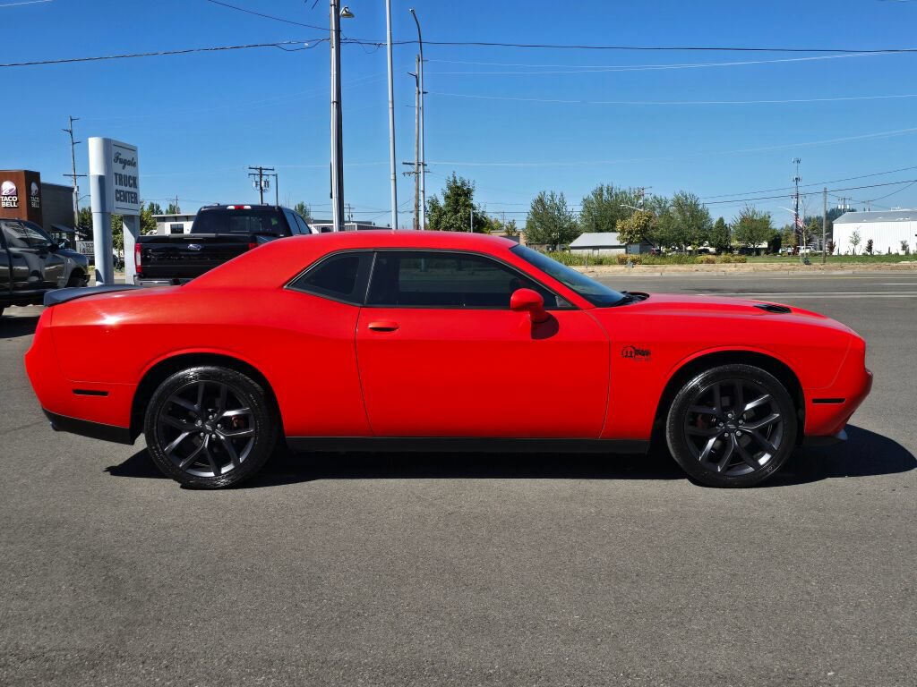 Used 2022 Dodge Challenger SXT w/ Blacktop Package RWD image 5