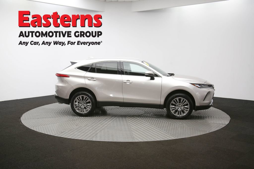 Used 2023 Toyota Venza Limited image 41