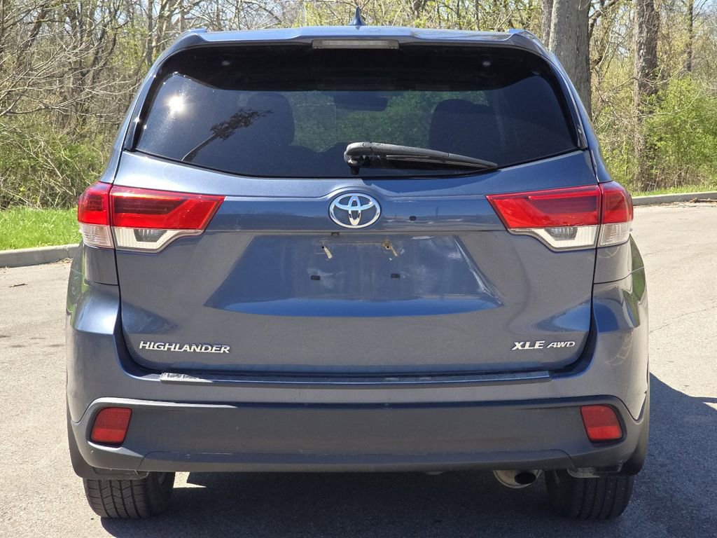Used 2019 Toyota Highlander XLE AWD/4WD image 15