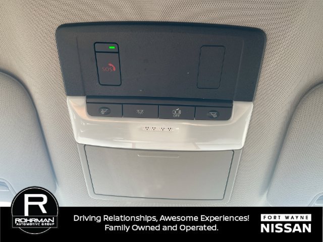 Used 2024 Nissan Pathfinder SL w/ Black Appearance Package AWD/4WD image 19